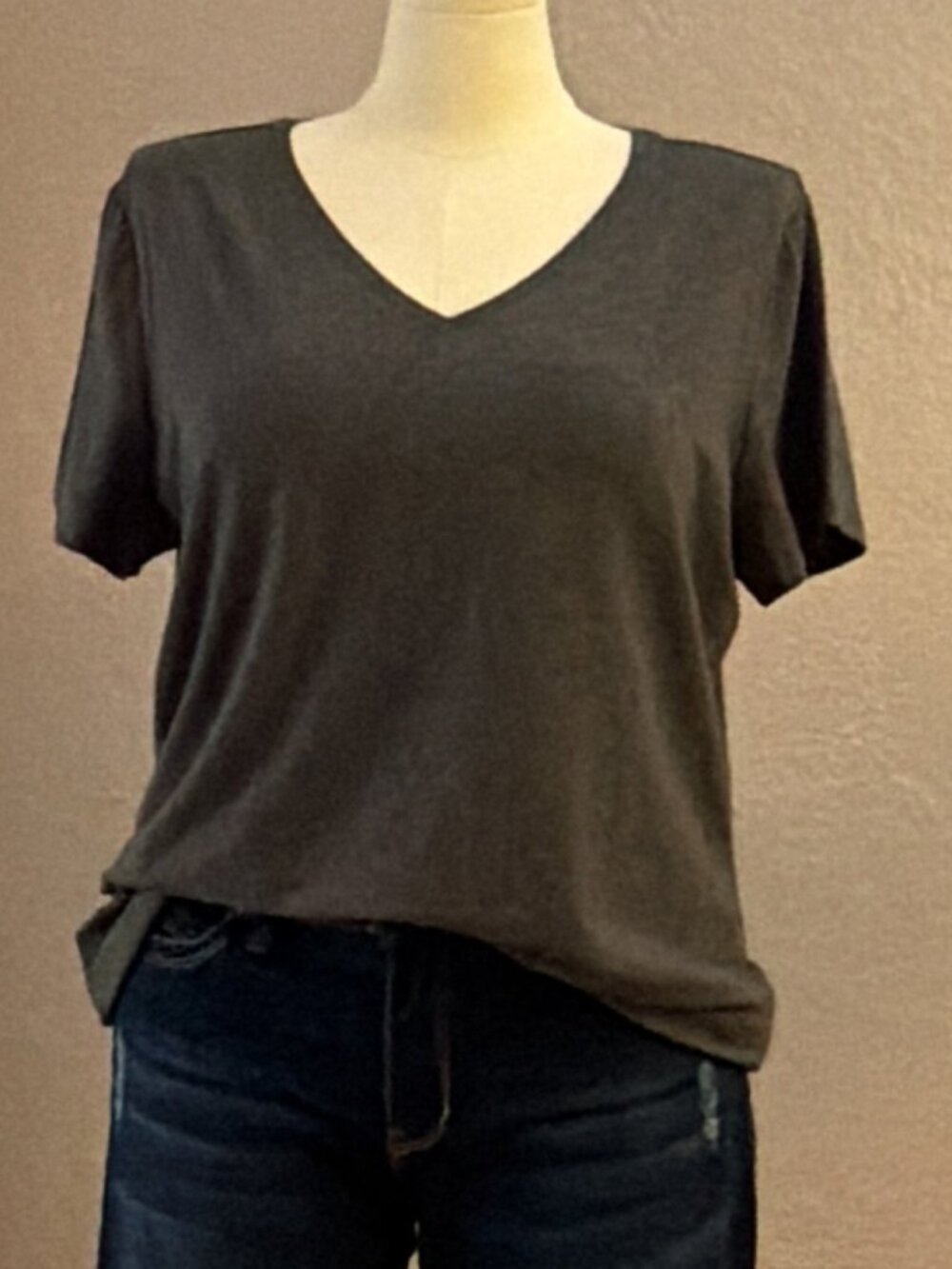 Amazon Essentials Charcoal Gray V-Neck T-Shirt XXL New